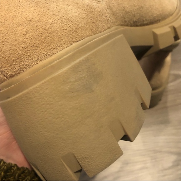 Steve Madden Howler Chelsea Lug Sole Boot in Sand - Picture 11 of 13